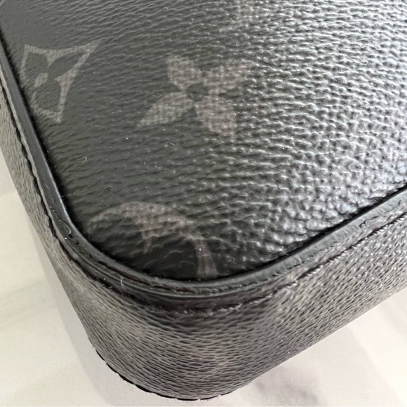 Authentic Louis Vuitton Eclipse reverse Monogram pouchette trio - Picture 12 of 15